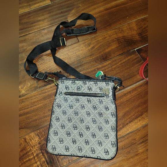 Purse - Picture 2 of 2